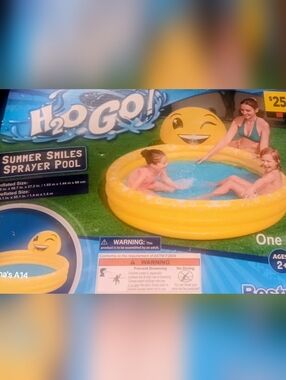 H2O GO! Yellow Emoji Inflatable Sprayer Pool